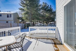 Niantic Duplex w/ Deck < 1 Mi to Beach + Boardwalk