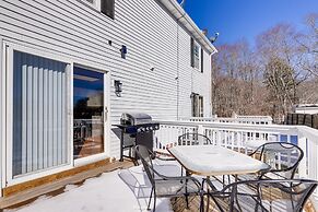 Niantic Duplex w/ Deck < 1 Mi to Beach + Boardwalk