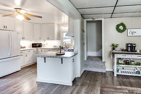 Family-friendly Altoona Abode w/ Spacious Patio!