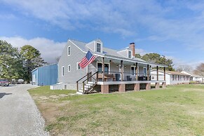 Virginia Retreat w/ Porch & Grill, Near Beaches!