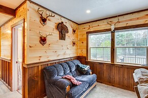 Houtzdale Home w/ Shuffleboard & Pickleball!