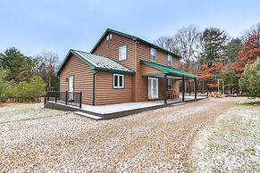 Houtzdale Home w/ Shuffleboard & Pickleball!