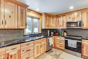 Houtzdale Home w/ Shuffleboard & Pickleball!