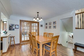 Hot Tub & Fenced Backyard: Moorhead Home!