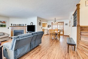 Hot Tub & Fenced Backyard: Moorhead Home!