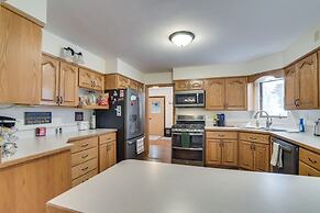 Hot Tub & Fenced Backyard: Moorhead Home!