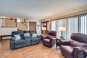 Hot Tub & Fenced Backyard: Moorhead Home!