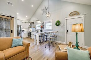 Byron Getaway w/ Fire Pit - Near MGA & Mercer!