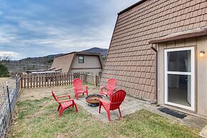 Centrally Located Mills River Townhome w/ Fire Pit