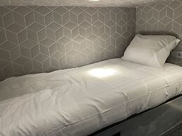 Diamond Capsule Hotel Amsterdam South