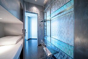 Diamond Capsule Hotel Amsterdam South