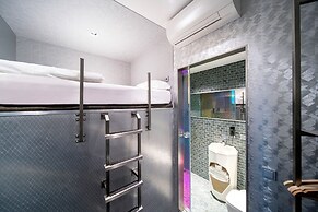 Diamond Capsule Hotel Amsterdam South
