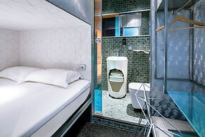 Diamond Capsule Hotel Amsterdam South