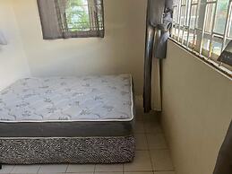 Charming 2-bed Villa in The Garden