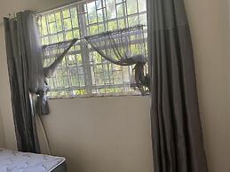 Charming 2-bed Villa in The Garden