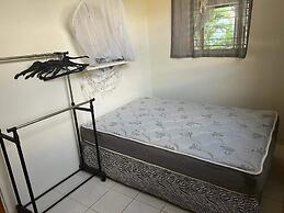 Charming 2-bed Villa in The Garden