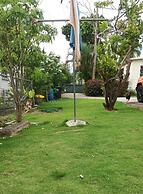 Charming 2-bed Villa in The Garden