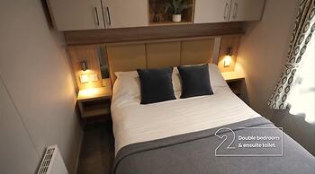 8 Guests - 3 Bedrooms - Pet Friendly - Lakeview