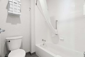 Hampton Inn & Suites Chicago Medical District UIC