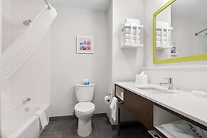 Hampton Inn & Suites Chicago Medical District UIC