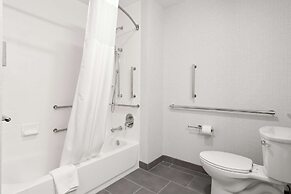 Hampton Inn & Suites Chicago Medical District UIC