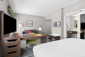 Hampton Inn & Suites Chicago Medical District UIC