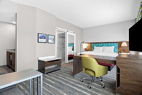 Hampton Inn & Suites Chicago Medical District UIC