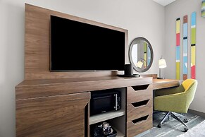 Hampton Inn & Suites Chicago Medical District UIC