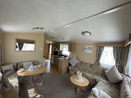 Lovely 2 Bed Chalet in Clacton-on-sea