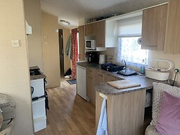 Lovely 2 Bed Chalet in Clacton-on-sea