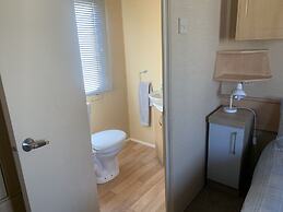 Lovely 2 Bed Chalet in Clacton-on-sea