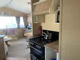 Lovely 2 Bed Chalet in Clacton-on-sea