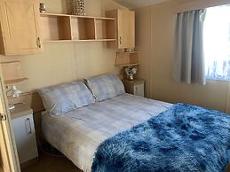 Lovely 2 Bed Chalet in Clacton-on-sea