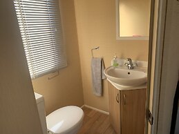 Lovely 2 Bed Chalet in Clacton-on-sea