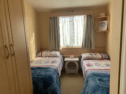 Lovely 2 Bed Chalet in Clacton-on-sea