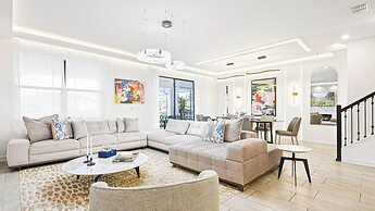 Luxurious 10-bed Lakefront Retreat Near Disney