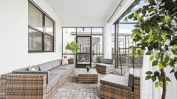 Luxurious 10-bed Lakefront Retreat Near Disney