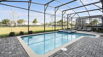 Luxurious 10-bed Lakefront Retreat Near Disney