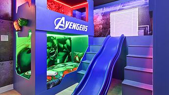 Luxurious 10-bed Lakefront Retreat Near Disney