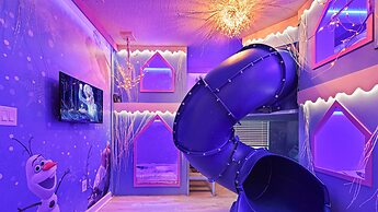 Luxurious 10-bed Lakefront Retreat Near Disney