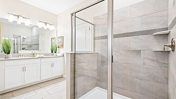 Luxurious 10-bed Lakefront Retreat Near Disney