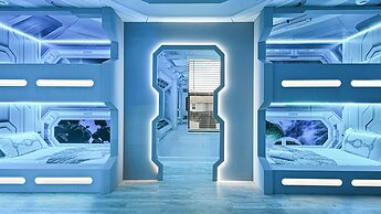 Luxurious 10-bed Lakefront Retreat Near Disney