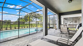 Discounted Ultimate Disney Getaway w Private Pool!