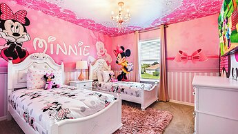 Discounted Ultimate Disney Getaway w Private Pool!