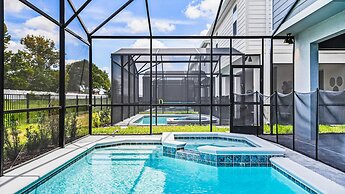 Discounted Ultimate Disney Getaway w Private Pool!