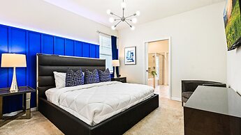 Discounted Ultimate Disney Getaway w Private Pool!