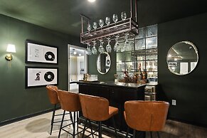 Luxury Disney Home W/private Pool Spa Game Bar