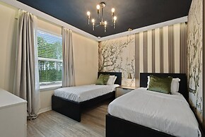 Luxury Disney Home W/private Pool Spa Game Bar