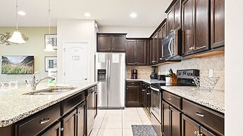 Free Waterpark Access! 5br Resort Townhome w/ Pool