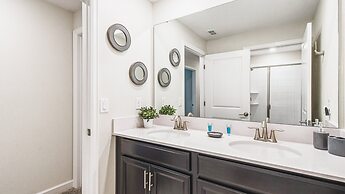 4BR Retreat in Champions Gate w/ Private Pool